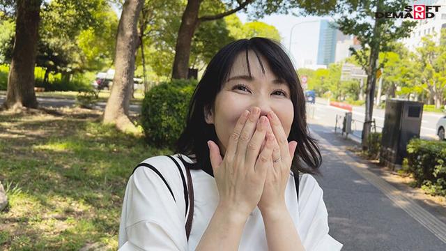 ママ友と週2でボクササイズに通う健康的な1児の奥さんの本性は… 小松美乃梨 34歳 AV DEBUT サンプル画像 12