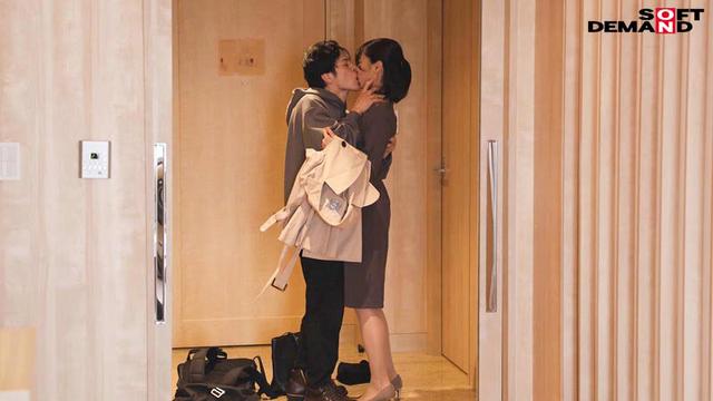 帰宅が遅いのは残業のせい…だけじゃないかも 川崎奈々 36歳 第2章 初めて年下男と2人きりデート 盛る男の性欲を手懐ける母性溢れる官能セックス サンプル画像 5
