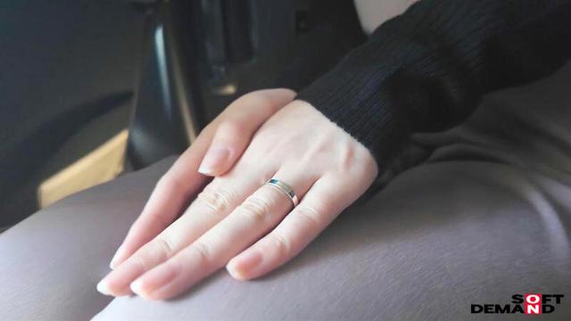 根っからの明るさで職場の絵画スクールはいつも笑顔で溢れてる 今村由美 34歳 素人人妻がAV初出演 サンプル画像 4