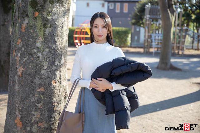 45歳 今が一番キレイな私だって事 主人（あの人）に伝えたいんです 馬場紗奈 素人人妻がAV初出演 サンプル画像 4