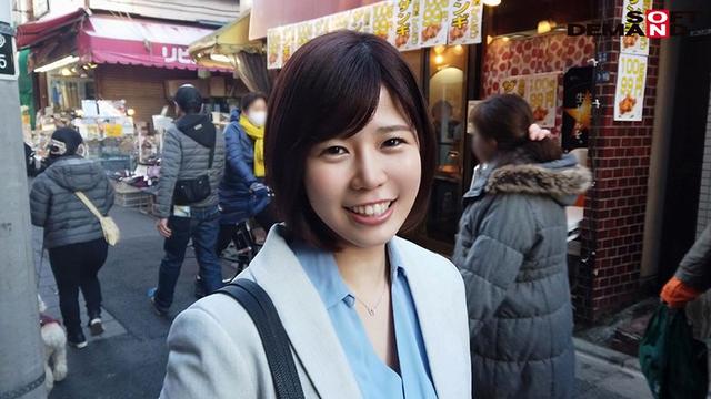 地味にみえて脱いだらムチムチのクソエロG乳ボディ チ○ポ大好き！尻軽希少種ヤリマンちゃん。 東京 江東区 ■■商店街 保険営業2年目 川端成海さん（仮名・24歳）仕事終わりに中出しシ放題 AVデビュー サンプル画像 8