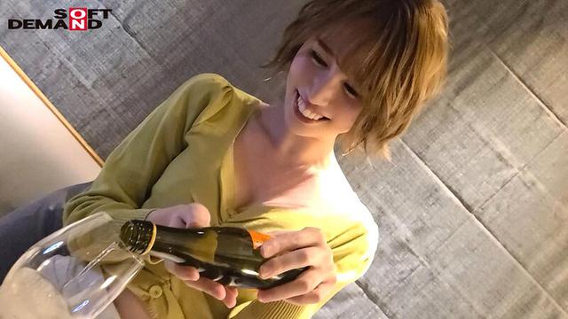トー横で知り合った某ショークラブダンサー。経験人数は100人以上！ 「若いうちにたくさん経験したほうがいいっしょ！」 SEXしたくて、有名になりたくてAVに来たザーメン大好きメチャエロ素人ギャルクン！愛咲きららクン（仮名・21歳）ザーメンまみれのAVデビュー サンプル画像 4
