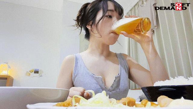 スーツを脱いだらメス丸出し。アクメまでがチョロい早漏デカ尻ヤリマン姉さん。 東京都新宿区■■百貨店・宝石販売員 出し尽くすまで潮を吹く遠山まきさん（仮名・28歳）仕事終わりに1週間密着AVデビュー サンプル画像 9