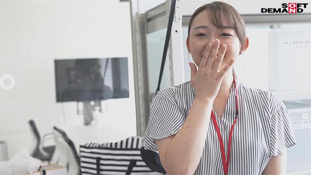 押し売りしない営業スタイルなのに成績優秀な新人ルーキーが登場！！ SOD女子社員 ハダカになるより恥ずかしい脱ぎキャンBOX野球拳 営業部新卒1年目 蜂谷真己 サンプル画像 1