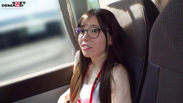 5名のユーザー様に囲まれながら女の子の日 野球拳 SOD女子社員 ハダカになるより恥ずかしい脱ぎキャンBOX野球拳 プロモーション部 新卒1年目 近江可燐 サンプル画像 4