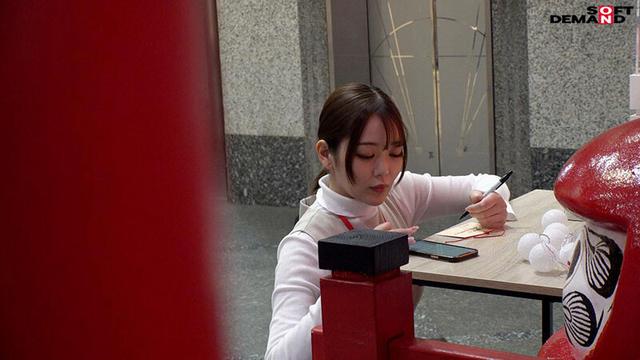 業務時間内のトイレ休憩中に声をガマンしながらもこっそり絶頂していたSOD女子社員7名隠し撮り サンプル画像 8