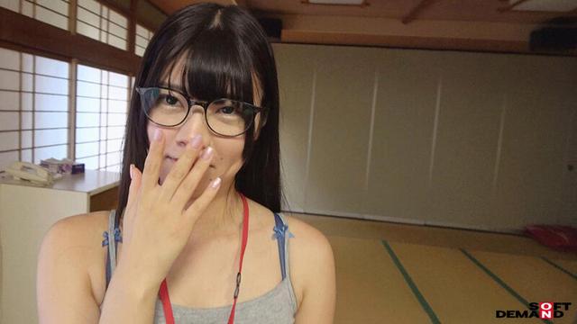 メガネが似合う女子社員のプルルンッおっぱいとブルルンヒップ ハダカになるより恥ずかしい！脱ぎキャンBOX野球拳 プロモーション部 中途1年目 楠本季央 サンプル画像 2