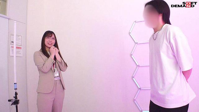 恥ずかしくって顔もアソコも真っ赤になったグラマラス エロボディ ハダカになるより恥ずかしい！脱ぎキャンBOX野球拳 プロモーション部 中途2年目 佐野星彩 サンプル画像 2