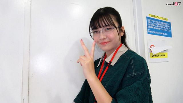 入社したての時は清楚ぶってたのに実はヤリマン！？ハダカになるより恥ずかしい！脱ぎキャンBOX野球拳 制作部 新卒1年目 吉井彩葉 サンプル画像 2
