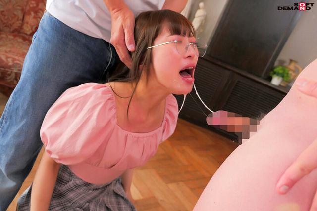 めがね美少女に喉奥イラマぶっかけ！トロットロの白濁ザーメンがレンズにベットリ！！視界ゼロになるまで大量発射SP！！！ 佐々木ひな サンプル画像 3