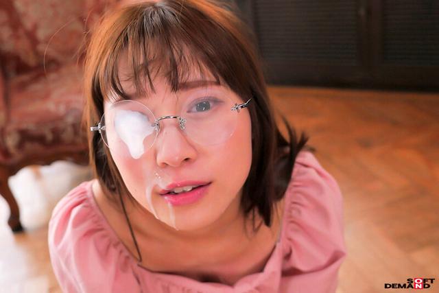 めがね美少女に喉奥イラマぶっかけ！トロットロの白濁ザーメンがレンズにベットリ！！視界ゼロになるまで大量発射SP！！！ 佐々木ひな サンプル画像 4