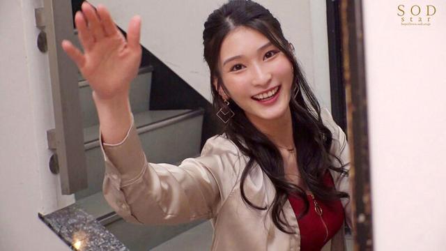 ‘THE即尺！’ 突撃！突然チ○コをおしゃぶりしまくるフェラ大好きお姉さん！ 唾液だらだらディープスロート＆トルネードフェラでたっぷり射精 本庄鈴 サンプル画像 3
