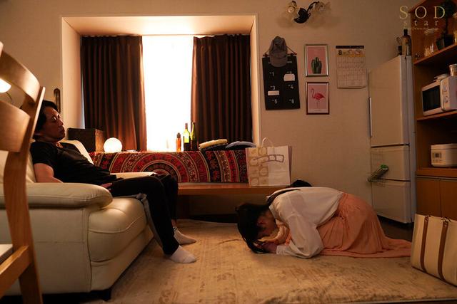 大好きな美人カフェ店員を悪態クレームで謝罪強要させて自宅に監禁！孕ませ射精で抵抗意識を奪いデキ婚を狙うキチガイストーカー… 本庄鈴 サンプル画像 5