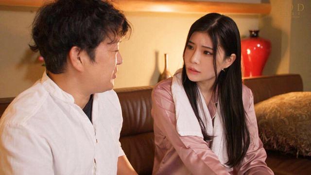 民泊を営む美人妻が宿泊客に欲求不満を挑発されて NTR セックス。やみつきになって旦那に隠れてヤりまくった3泊4日 神木麗 サンプル画像 4