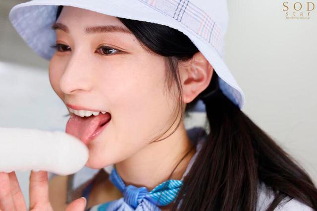 反り勃ったチ〇ポと溜まった精液を毎日笑顔で舐めとってくれる性交販売レディ本庄さんに密着 本庄鈴 サンプル画像 8