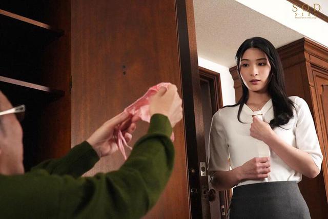 夫の葬儀翌日からクズ義父に狂いそうなほど、無理矢理孕ませ中出しされる未亡人 本庄鈴 サンプル画像 11