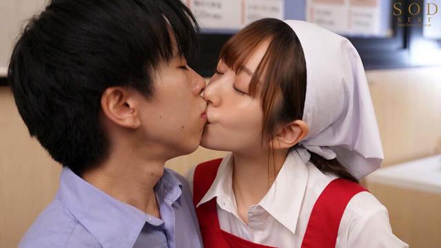 町のマドンナお弁当屋のひかりさんは8時間勤務後に夜な夜な客を試食しまくり胃も身体も虜にする。青空ひかり サンプル画像 3