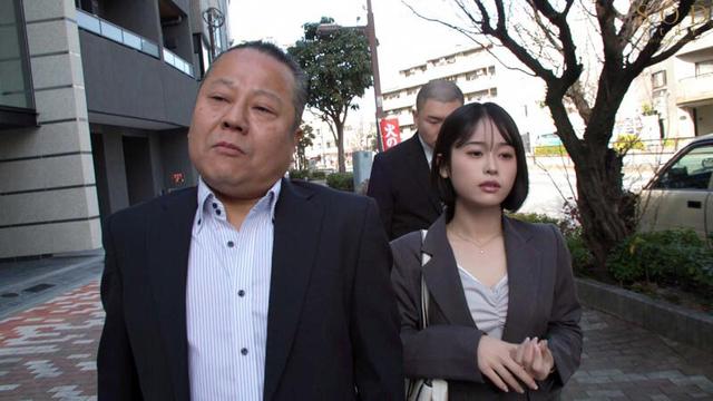 出張先のパワハラ温泉接待で上司から無理やり飲まされ合計21発の精子を受け止めた人妻キャリアウーマン MINAMO サンプル画像 18