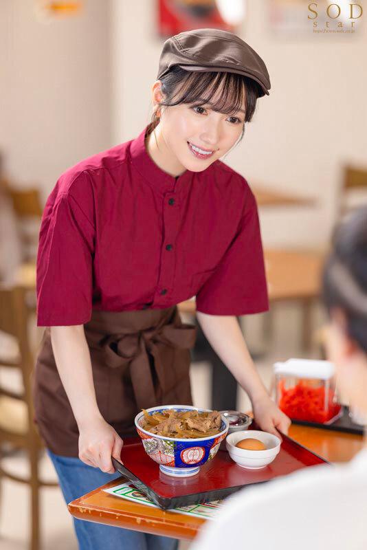 隠れ美人の牛丼チェーン店で働くパート主婦が学生バイトと避妊具なしでネチョベロ不倫中出し 小湊よつ葉 サンプル画像 20