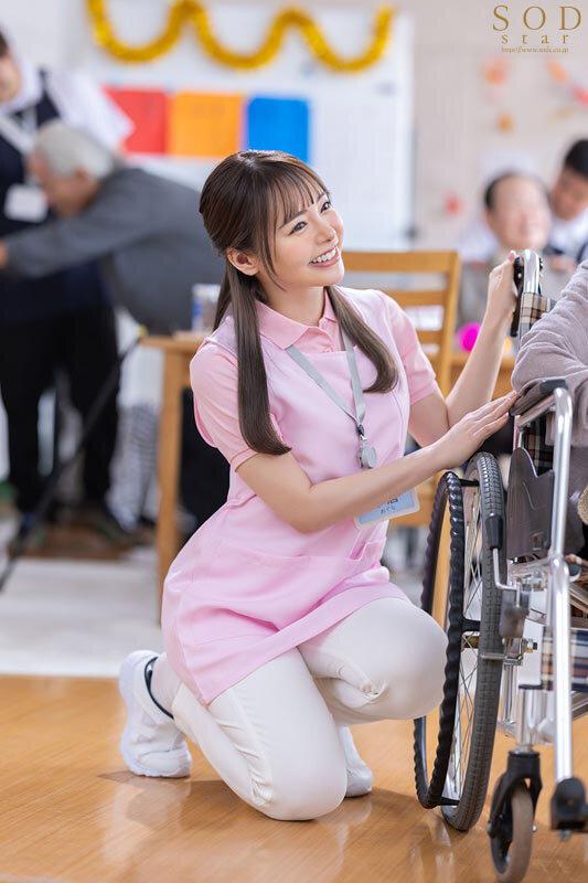 人格支配済性処理ダッチワイフ販売中。 施設のお爺ちゃん、お婆ちゃんから孫の様に溺愛されている 介護福祉士ゆなさん 小倉由菜 サンプル画像 2