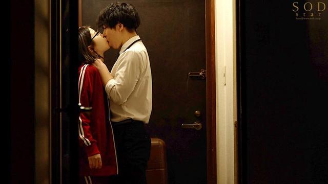 しゃぶり癖喪女ニート 引きこもり自立センターの僕が初めて訪問した相談者は常に何かをしゃぶっていないと気が済まない女（23）だった。 唯井まひろ サンプル画像 17