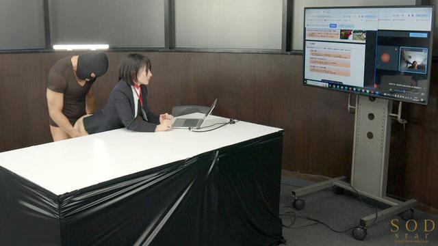 SOD本社で一日社員体験！制作部ADになった宮島めいがプレゼンで・面接で・説明会で！ずっとハメっぱなし辱め業務！ サンプル画像 16