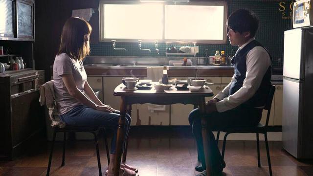 夫婦のこれからのために始めた交通誘導バイトで出会った年下ガテン系と待機中不倫SEX 天宮花南 サンプル画像 2