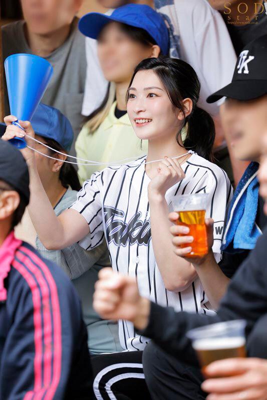 旦那を野球選手に育ててくれた地元のオヤジたちに恩があるからってなぜ毎年毎年妻の私がコンパニオンみたいに下品な接待をしなくちゃいけないの… 本庄鈴 サンプル画像 2