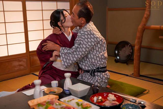 体を張ったおもてなしで経営難を立て直す温泉若女将 コンパニオンは私一人ですが晩酌でも宴会遊びでも中出し接待でも何でもご要望ください。ただしお代はきっちりいただきます… 本庄鈴 サンプル画像 4