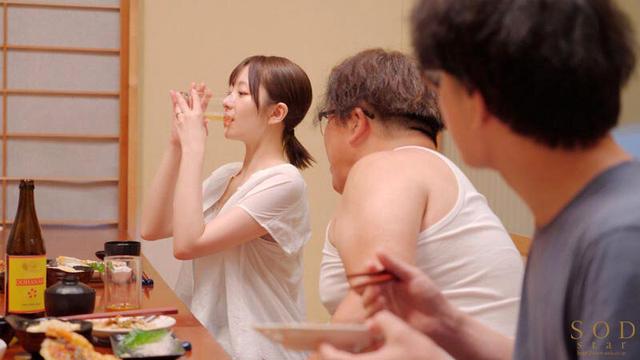 限界集落に赴任した看護師は性欲異常な島民の子種を毎日子宮で受胎している。 青空ひかり サンプル画像 3