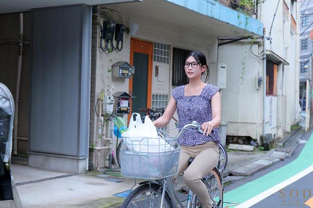 年下の大学生がガチ恋したバニーガールはシンママだった 子育てに追われて散らかったマンションで根暗な僕の暴走した性欲を受け止め中出しさせてくれる若妻 本庄鈴 サンプル画像 6