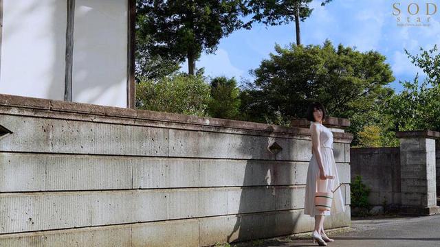夫の命日NTR 亡き夫との思い出が詰まった家で故人とのエピソードを語らいながらハメたおせ！ 夏目響 サンプル画像 4