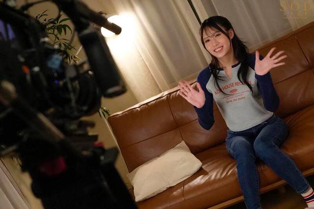 18歳 初体験3本番 工場帰りの平日アフター5にドキドキお迎えドライブ 天音かんな サンプル画像 17