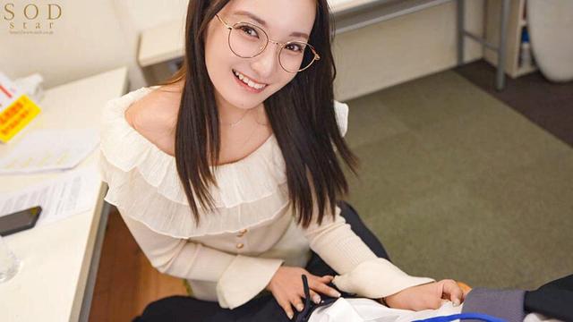 昼は清楚な新人女子アナ恋生は 夜はボクの居残り残業の発声練習に付き合ってくれ とびきり下品な清らか淫語を耳元でささやいて 優しく包み込むようなフィンガーテクと乳首舐めで慰めてくれる神同期 渚恋生 サンプル画像 4