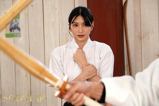 凛とした美しき薙刀剣士と密かに恋焦がれていた僕の童貞喪失物語 本庄鈴【特典映像収録】 サンプル画像 12