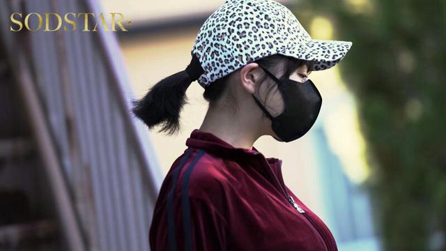 北関東 マンスジがクッキリ浮き出たベロアジャージのマイルドヤンキー奥さんを旦那の入院中に拘束飼育 夏目響 サンプル画像 4