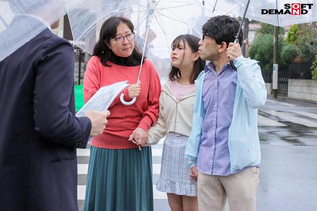 学校帰りの10代女子Yちゃん（身長147cm）をモデルハウス内覧会に誘い込みワ●セツ新婚ごっこ 小●性愛・不動産会社員（26）の異常な日常 紬希ゆら サンプル画像 10