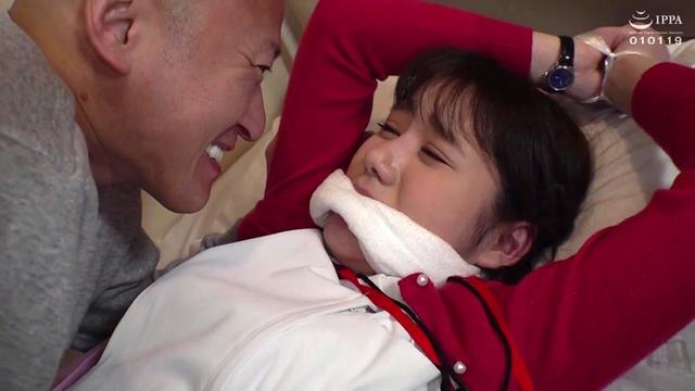 夜勤病棟レ●プ5深夜の病室に一人で見回りに来た新米看護師純白のナース服をヒキチギッテ中出しレ●プ！！ サンプル画像 2