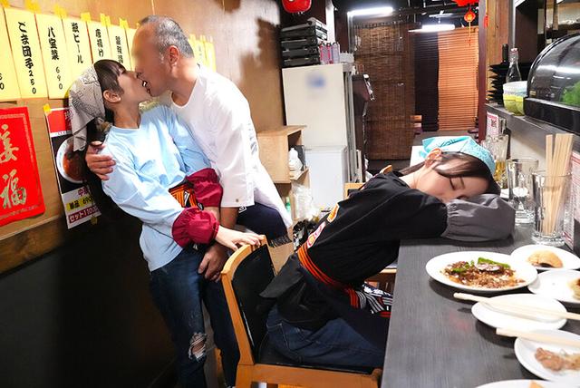 爆盛りギャル中華美人姉妹が腕を振るう行列がすごい街中華の日常とSEX！ サンプル画像 3