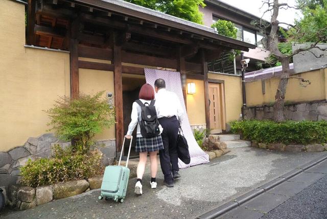 先生のことが大好きになってサセ子を卒業するあずあずの修学旅行抜け出し青空ベロキスデート 天月あず サンプル画像 13