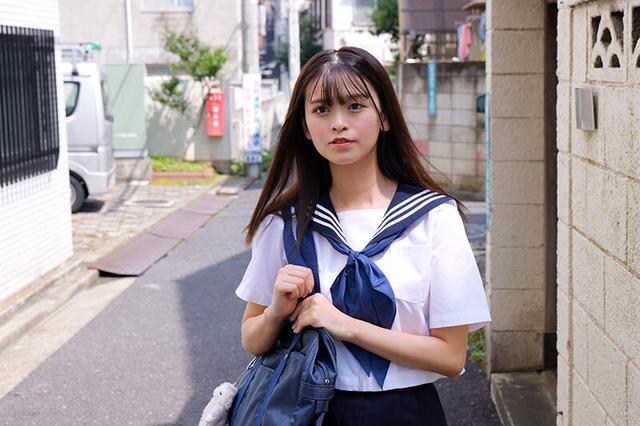 めっちゃカワイイと街で噂のカフェ看板娘は人見知りで押しに弱くてセクハラされても拒めない…営業中の店内で声を出せずに顔を赤らめて羞恥イキ！調子に乗って生ハメ中出しやり放題！ 杏ここ サンプル画像 8