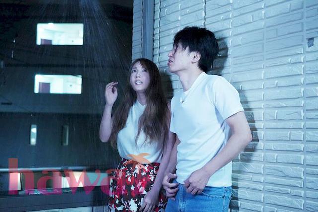 雨の日に濡れた身体で欲情しまくる人妻 波多野結衣 サンプル画像 15