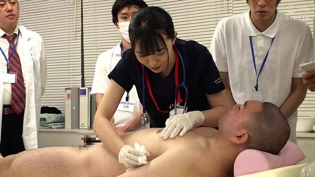 羞恥！生徒同士が男女とも全裸献体になって実技指導を行う質の高い授業を実施する看護実習2023～看護基礎実習（清拭・採尿・陰部洗浄）編～ 篠宮花音 サンプル画像 2