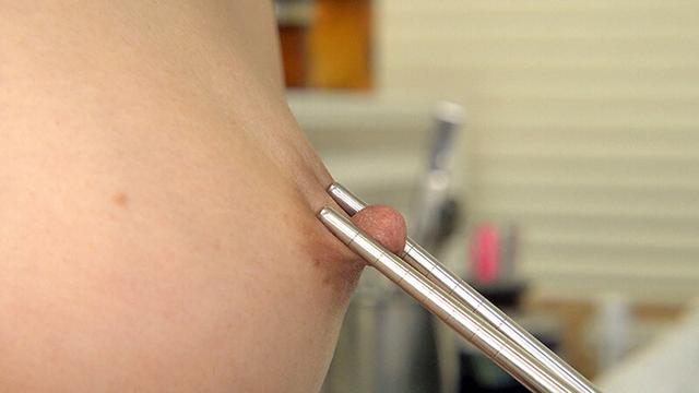 新人OLの乳首を狙った猥褻医師の不適切検診 サンプル画像 8