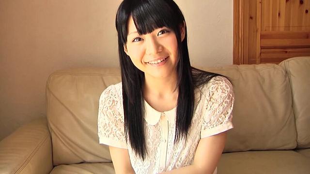 ハダカの美少女。アソコはパイパン。 サンプル画像 1