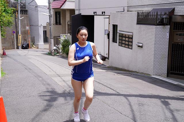 美女たちの足裏をふやけるまで舐めたい！VI ランニングシューズ編 サンプル画像 13