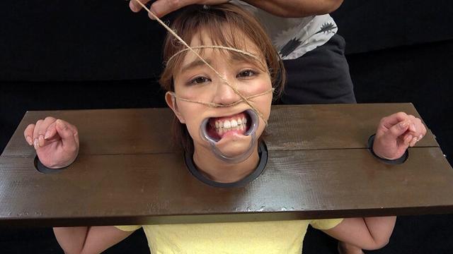 美女のお顔をぶっ壊す！ 顔面緊縛 真矢みつき サンプル画像 12