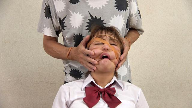 美女のお顔をぶっ壊す！ 顔面緊縛 真矢みつき サンプル画像 17