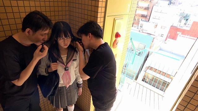 髪射 円井萌華 サンプル画像 1