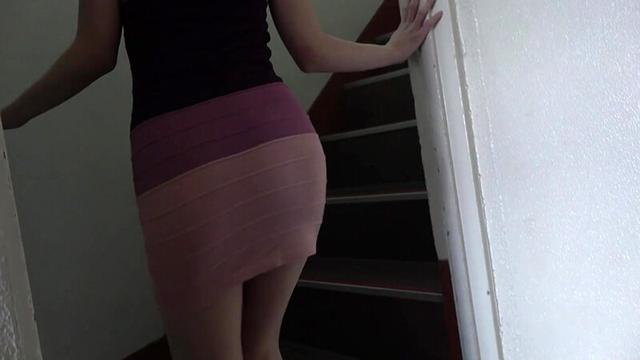 素人盗撮投稿動画～階段パンチラ編～ サンプル画像 2